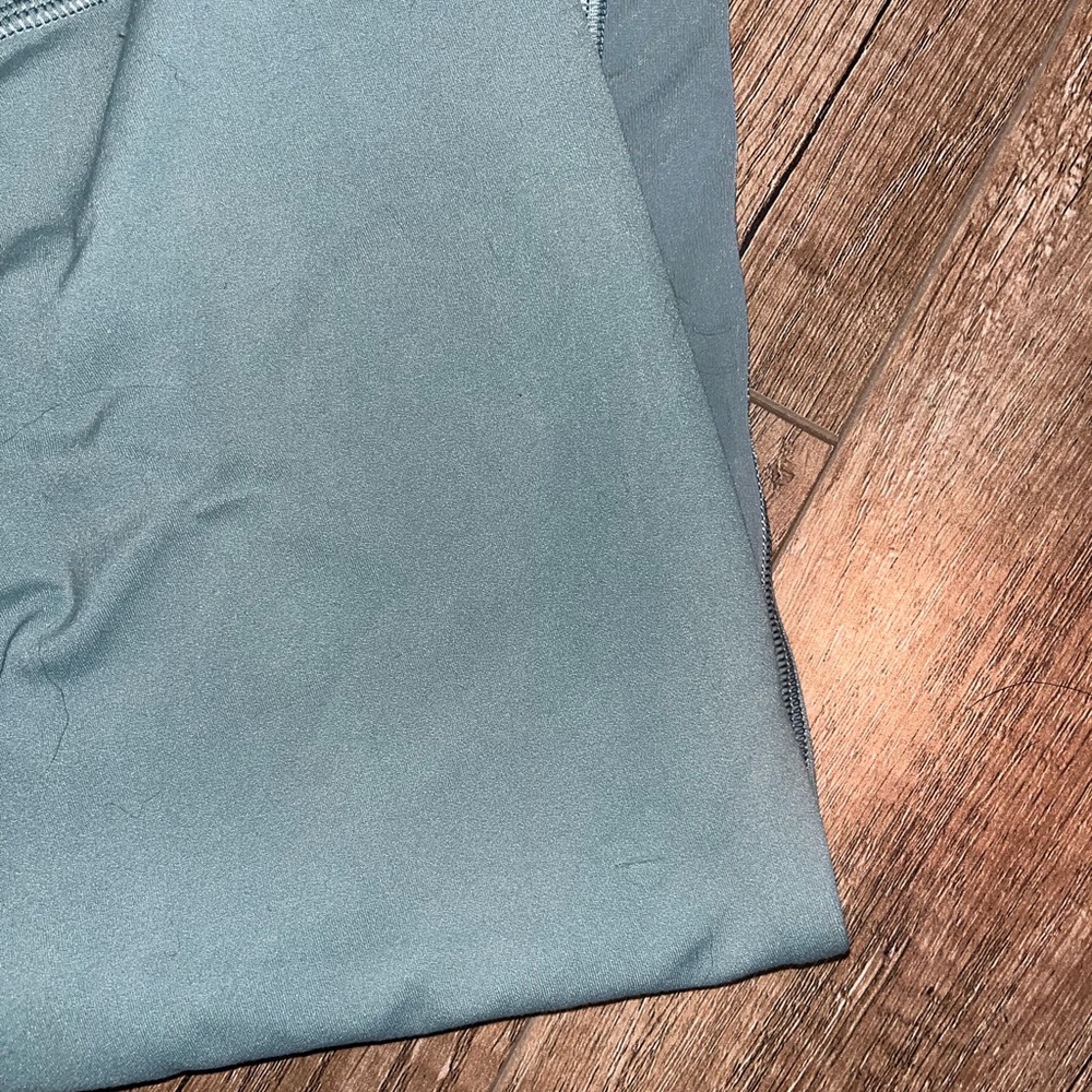 Lululemon Aligns - image 3